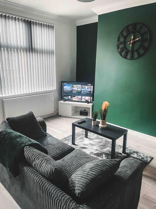 Comfortable Home In Bolton Farnworth Kültér fotó