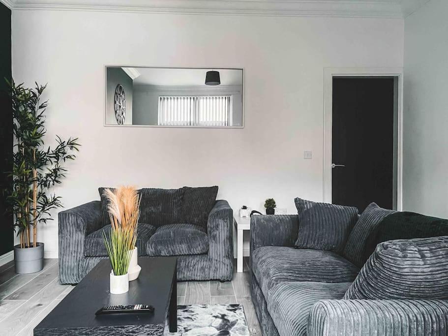 Comfortable Home In Bolton Farnworth Kültér fotó