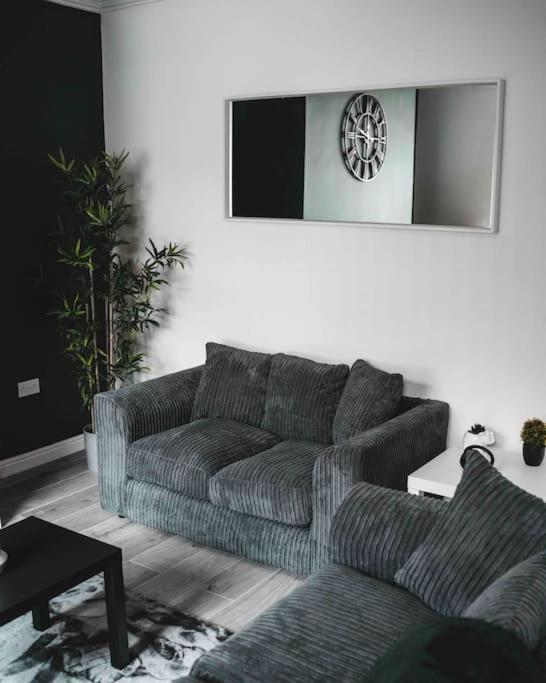 Comfortable Home In Bolton Farnworth Kültér fotó