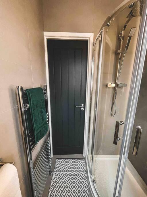 Comfortable Home In Bolton Farnworth Kültér fotó